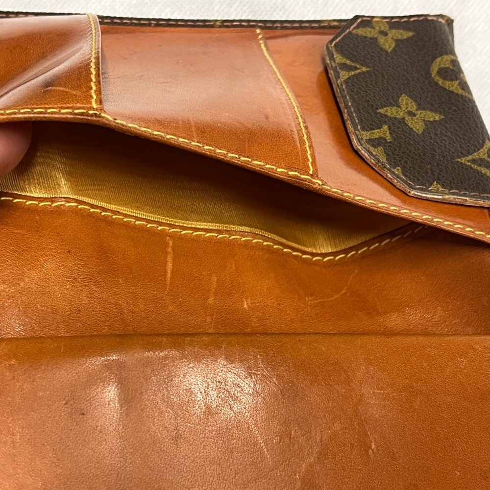 Louis Vuitton fold over purse/wallet - Picture 10 of 16
